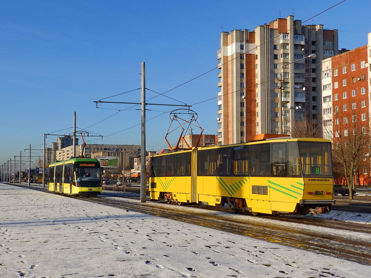 Львов, Electron T3L44 № 1184; Львов, Tatra KT4SU № 1053