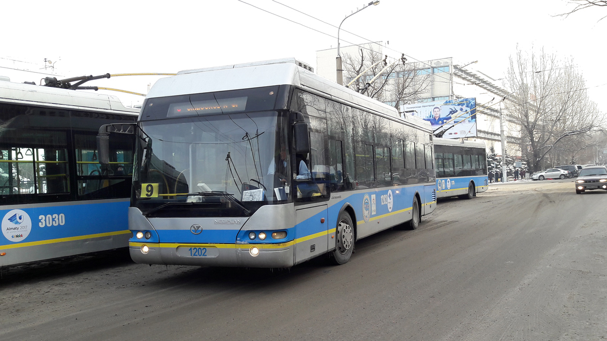 Almaty, YoungMan JNP6120GDZ (Neoplan Kazakhstan) # 1202