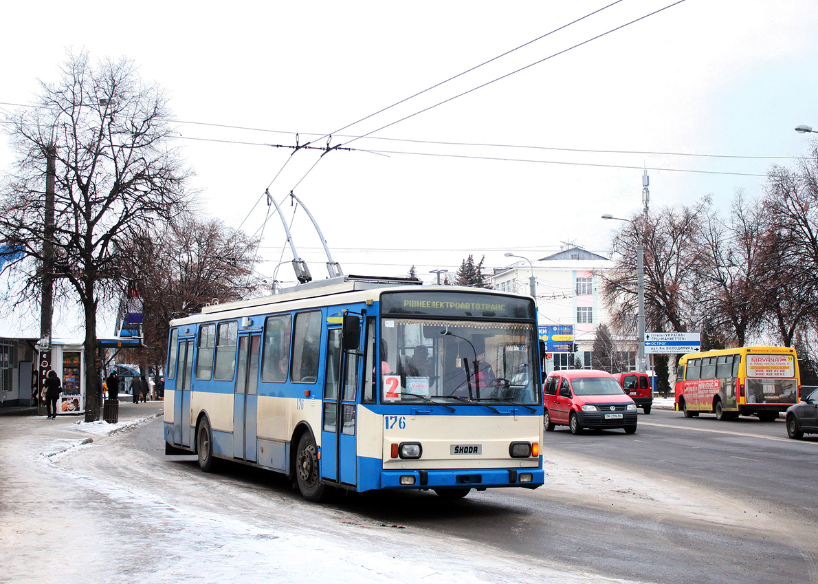 Ровно, Škoda 14Tr17/6M № 176