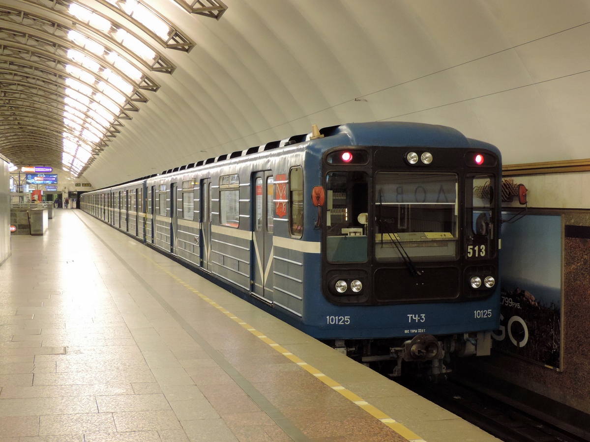 Sanktpēterburga, 81-717.5 (LVZ/VM) № 10125