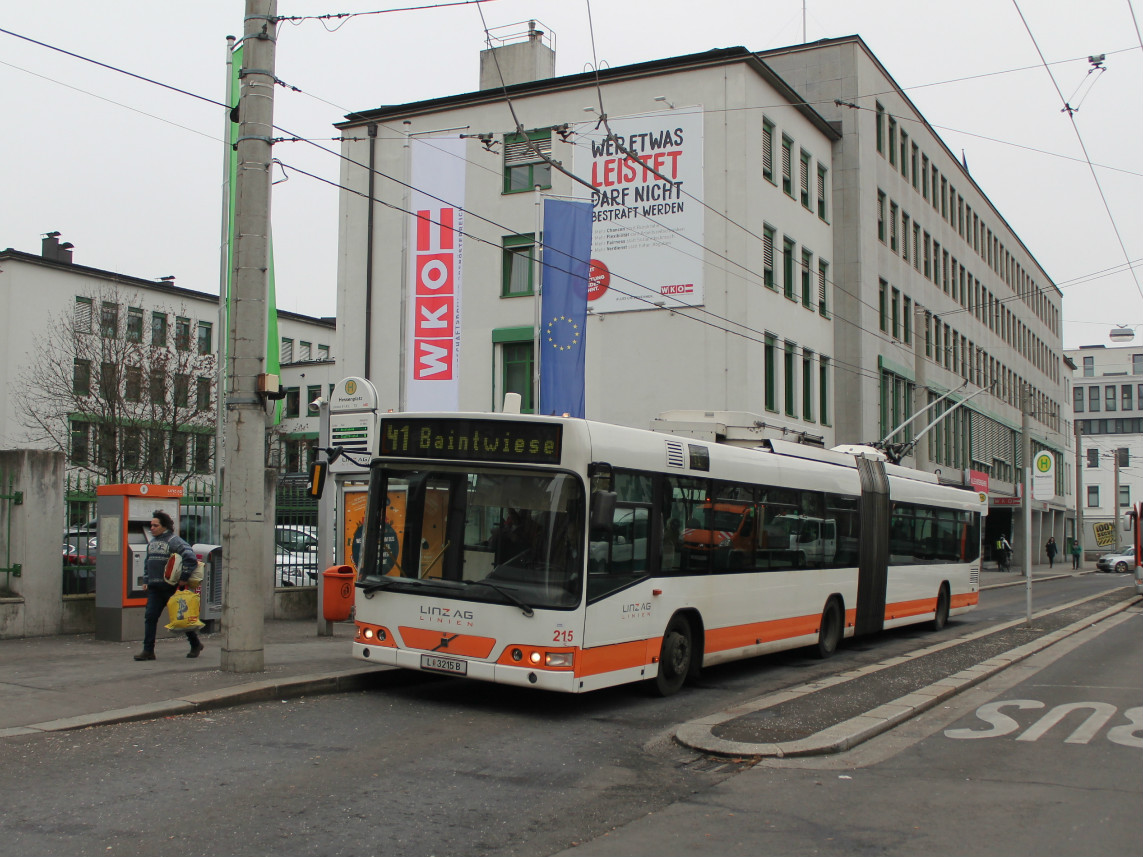Линц, Volvo V 7000 AT № 215