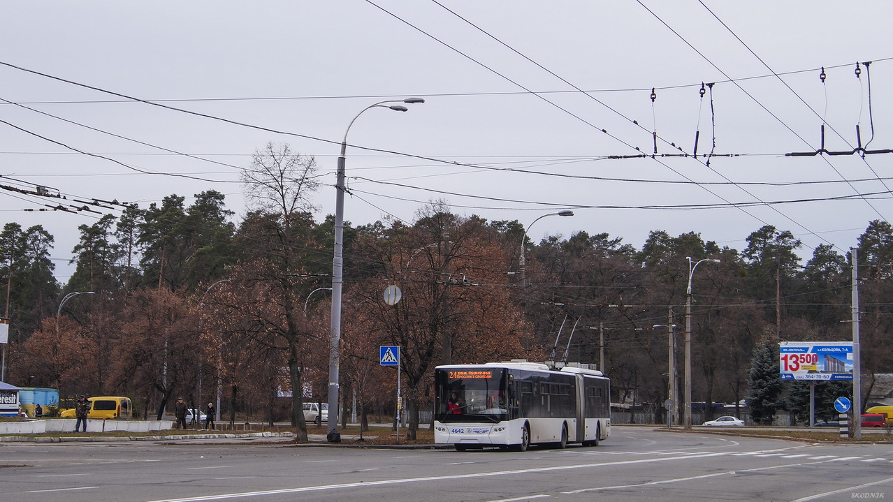 Киев, ЛАЗ E301D1 № 4642