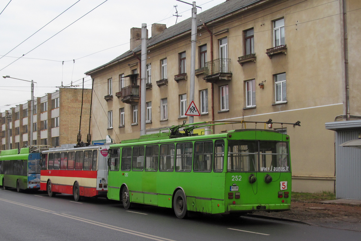 Каунас, Škoda 14Tr02 № 252