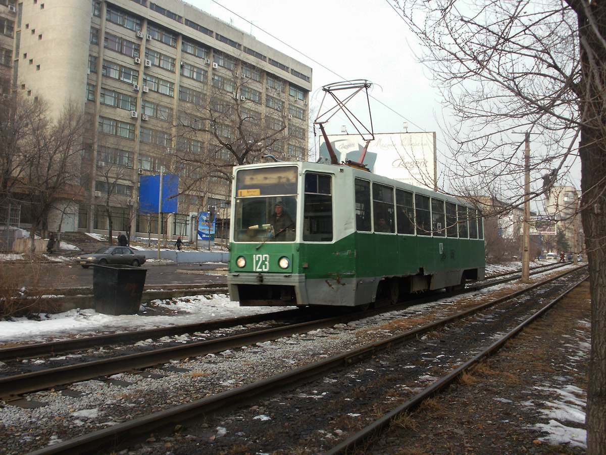 Хабаровск, 71-608К № 123