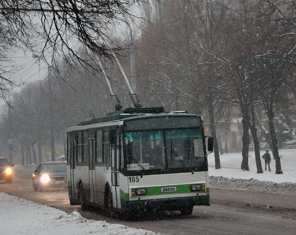 Ровно, Škoda 14Tr08/6 № 185