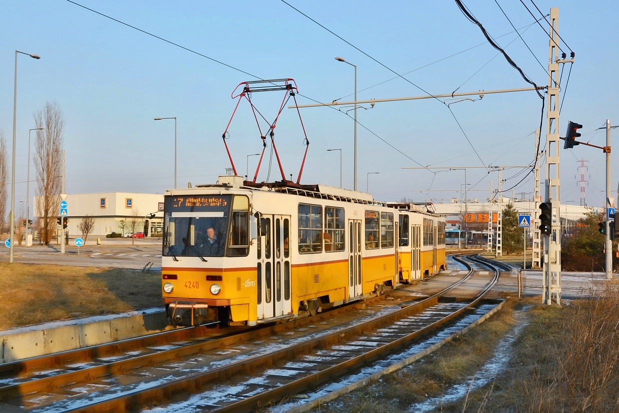 Будапешт, Tatra T5C5 № 4240; Будапешт, Tatra T5C5 № 4325