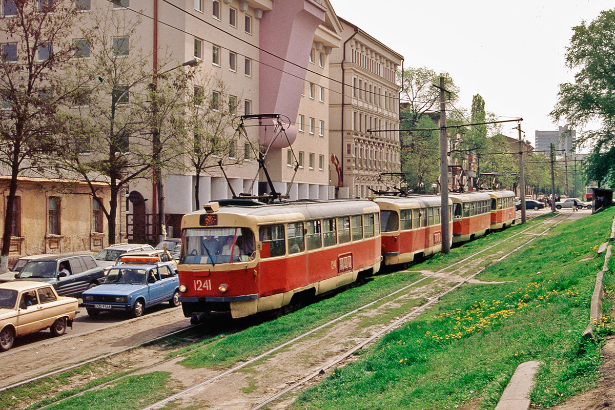 第聂伯罗, Tatra T3SU # 1241; 第聂伯罗 — Old photos: Shots by foreign photographers