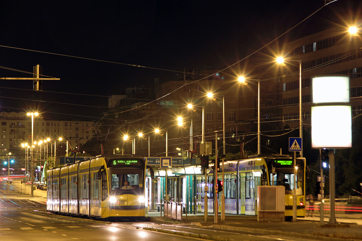 Budapešta, Siemens Combino Supra NF12B № 2016