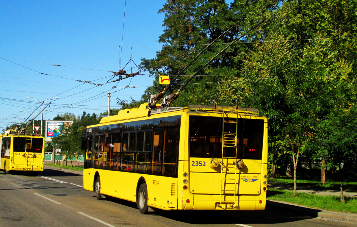 Киев, Богдан Т70110 № 2352