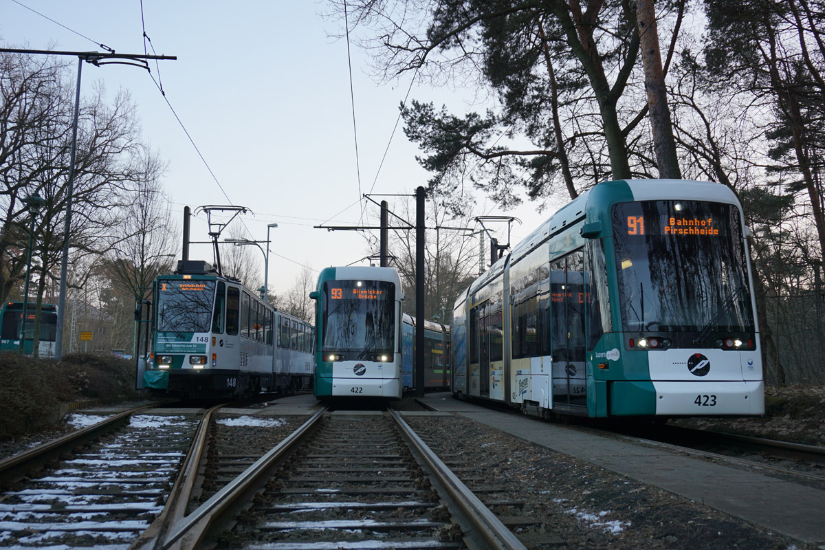 Потсдам, Tatra KT4DMC № 148; Потсдам, Stadler Variobahn № 422; Потсдам, Stadler Variobahn № 423