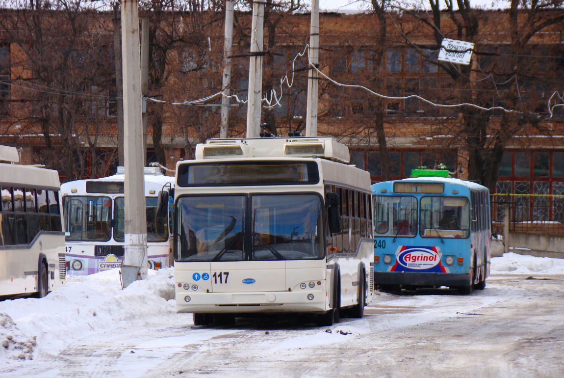 კროპივნიცკი, Dnipro T103 № 117; კროპივნიცკი, ZiU-682G [G00] № 240