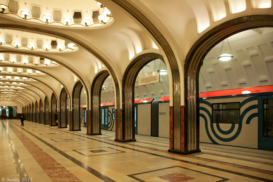 Москва — Метрополитен — [2] Замоскворецкая линия; Москва — Метрополитен — Подвижной состав — 81-765/766/767 «Москва» и модификации