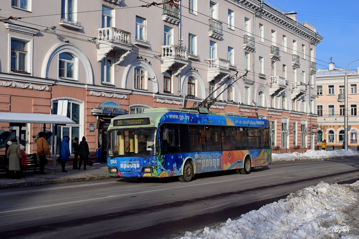 Гомель, БКМ 32102 № 1744