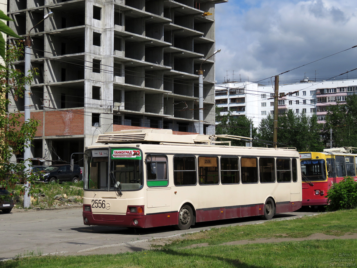 Челябинск, ЛиАЗ-5280 (ВЗТМ) № 2556