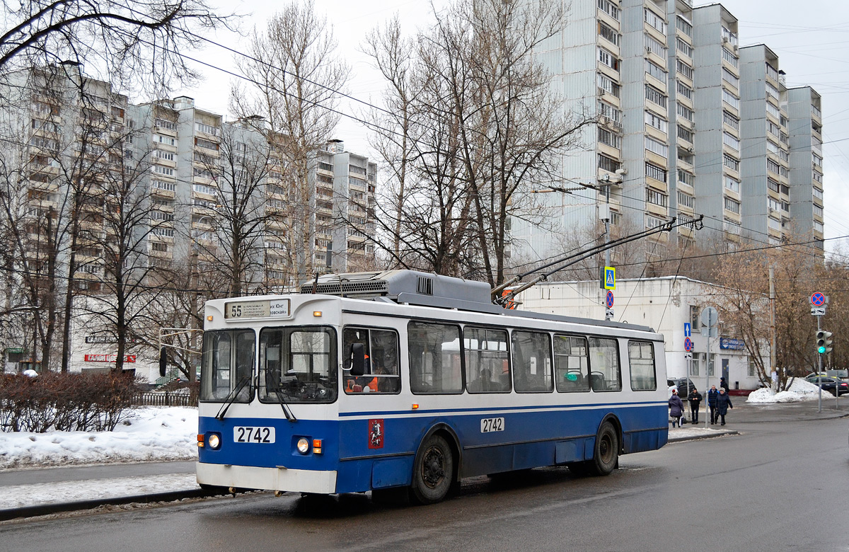 Москва, ЗиУ-682ГМ1 (с широкой передней дверью) № 2742