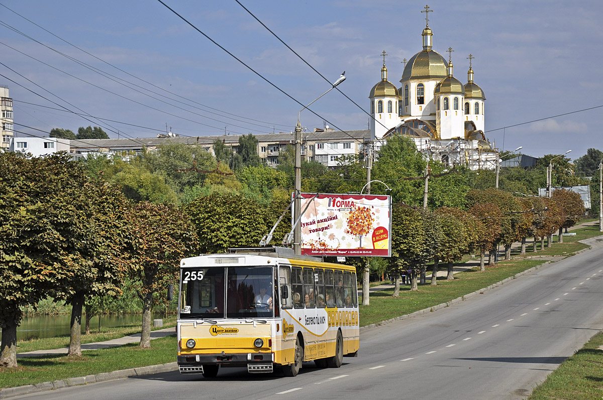 Черновцы, Škoda 14Tr02 № 255