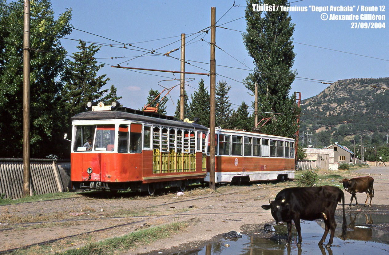 Tbilisi, KTM-2 č. 100; Tbilisi, 71-605 (KTM-5M3) č. 183