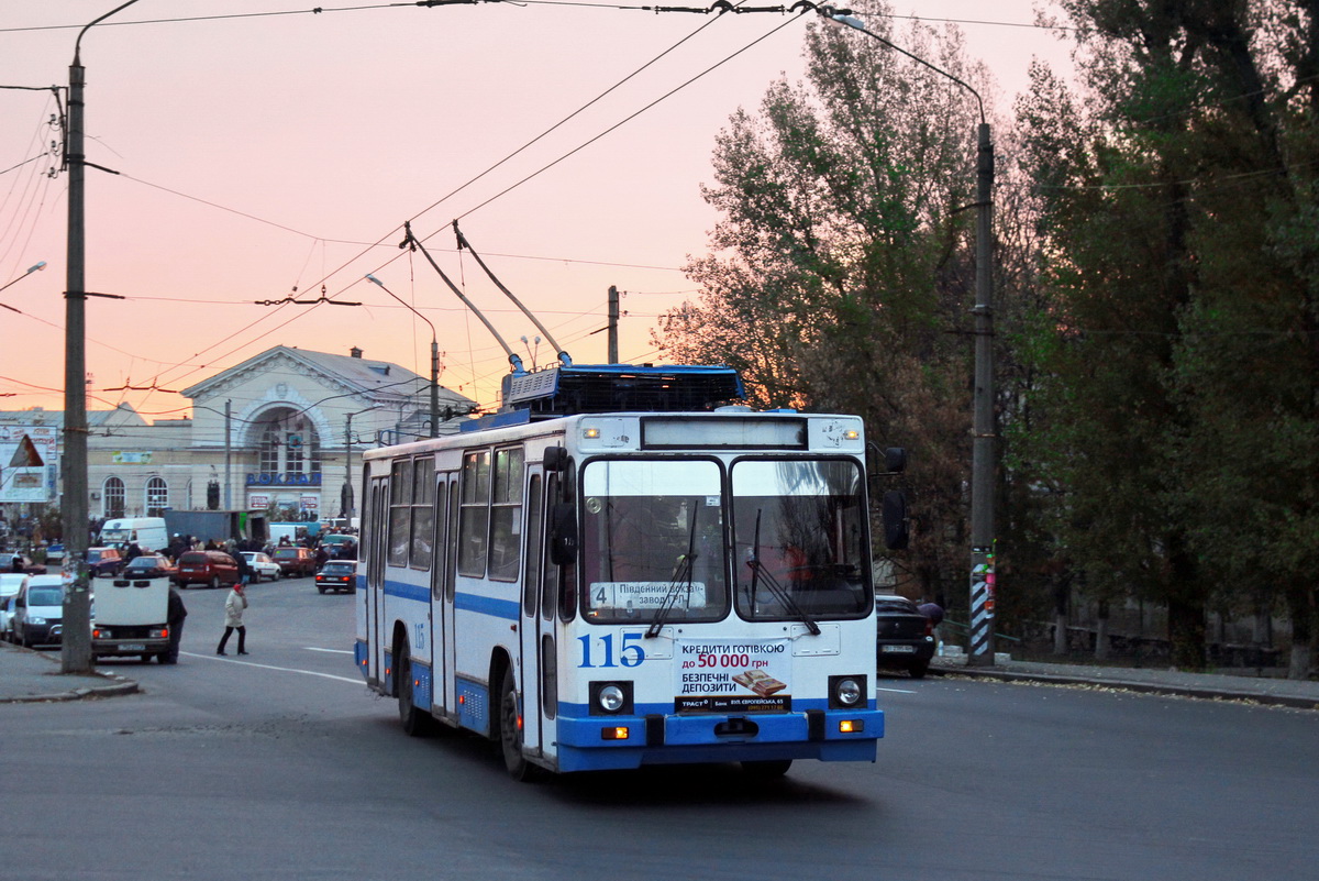 Полтава, ЮМЗ Т2 № 115