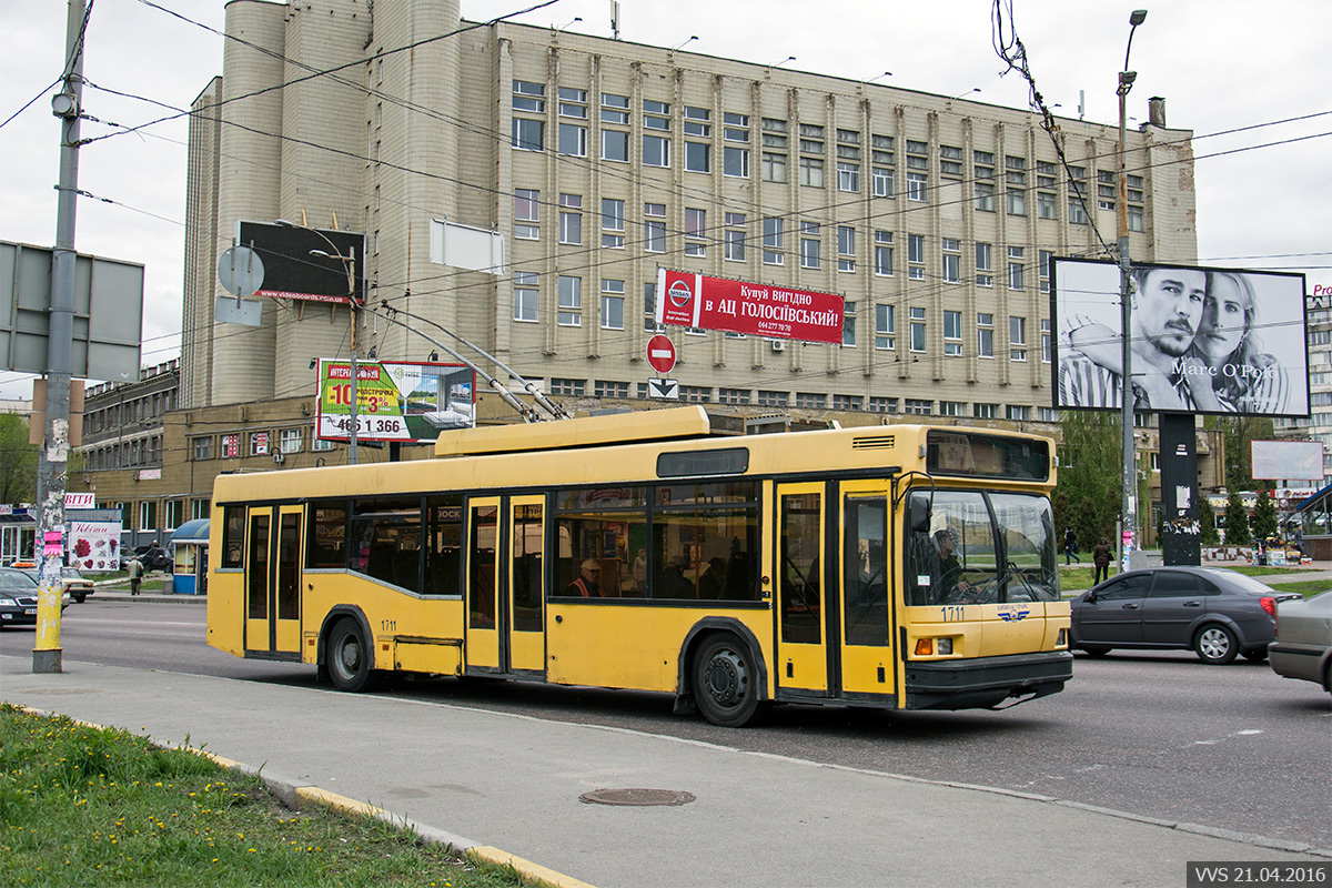 Kyjev, MAZ-103T č. 1711 Kyjev, MAZ-103T č. 1711