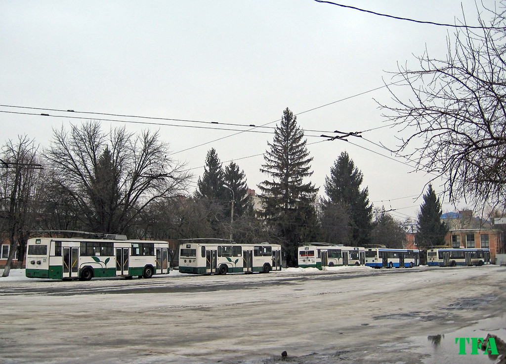 Луцк, MPK/Jelcz 120MT № 229; Луцк, Jelcz/KPNA PR110E № 227; Луцк, MPK/Jelcz M121M EKO-BUS № 220; Луцк, Mercedes-Benz O405NE № 235; Луцк, Jelcz/PNTKM M121E № 234