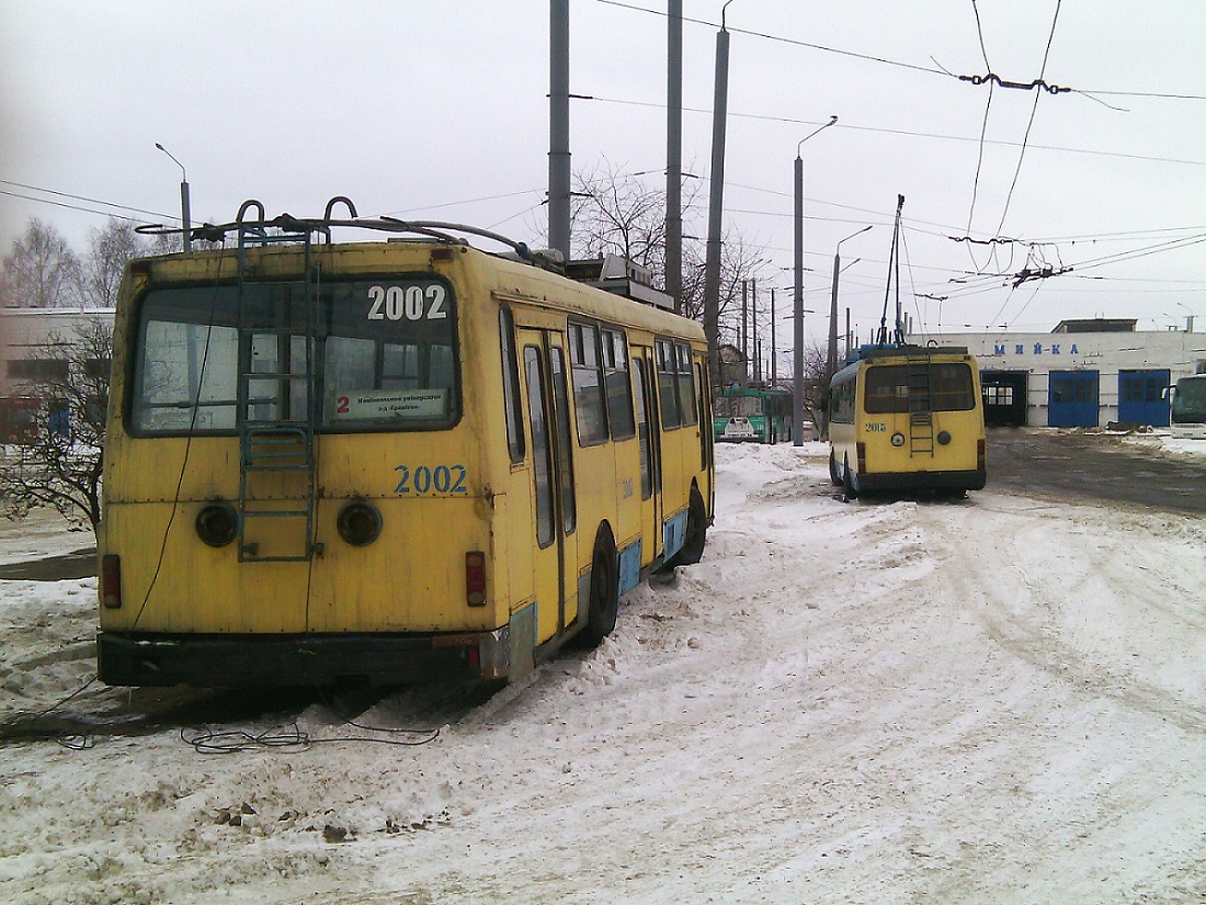 Черновцы, ЛАЗ-52522 № 2002; Черновцы, ЛАЗ-52522 № 2015