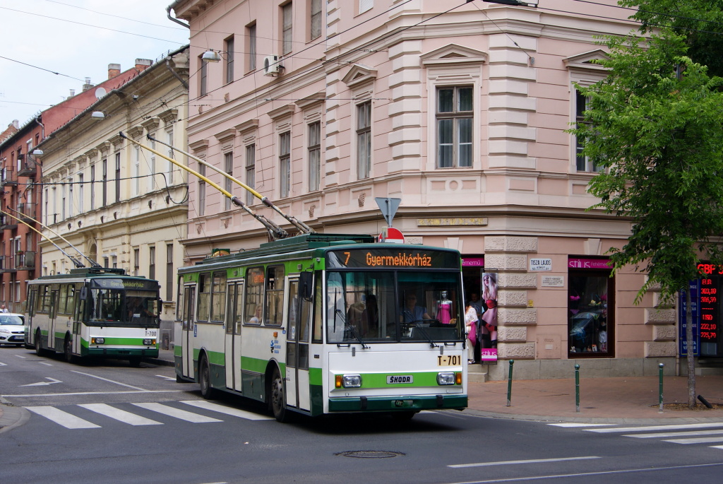 Сегед, Škoda 14Tr13/6 № T-700; Сегед, Škoda 14Tr08/6 № T-701