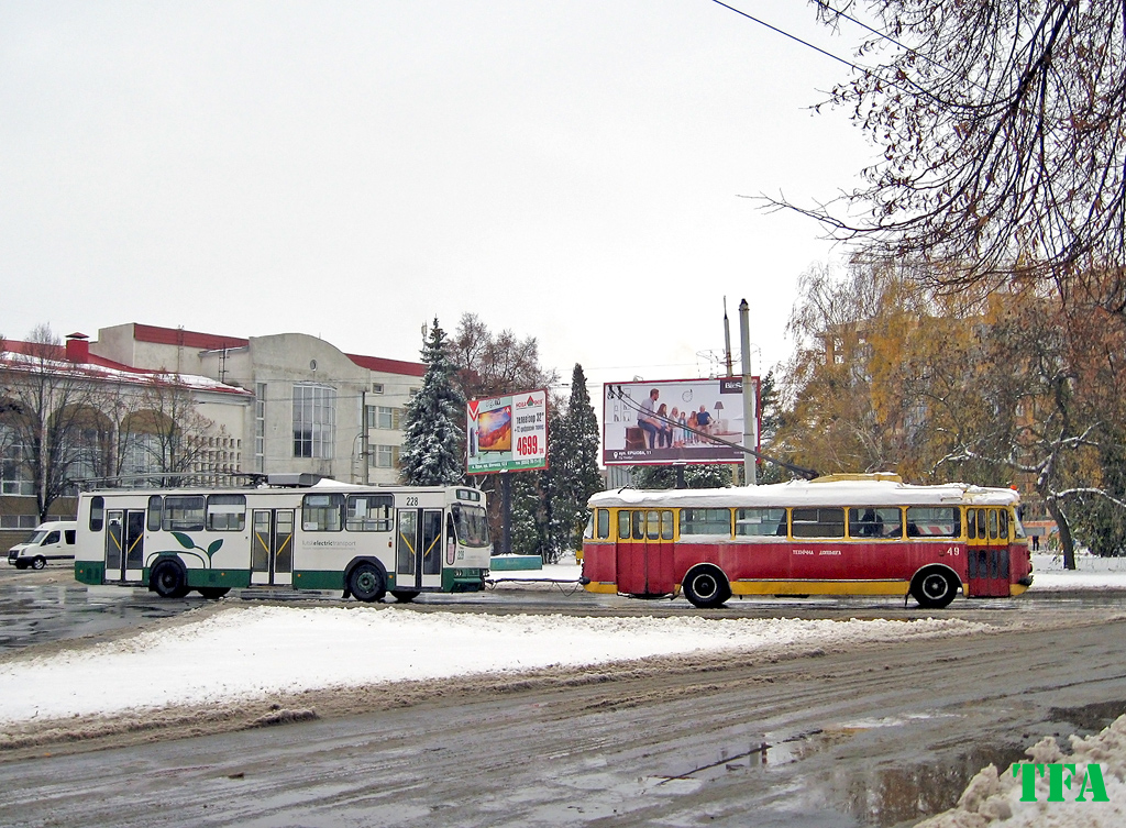 Luck, Škoda 9Tr19 Br. 49; Luck, Jelcz/KPNA PR110E Br. 228