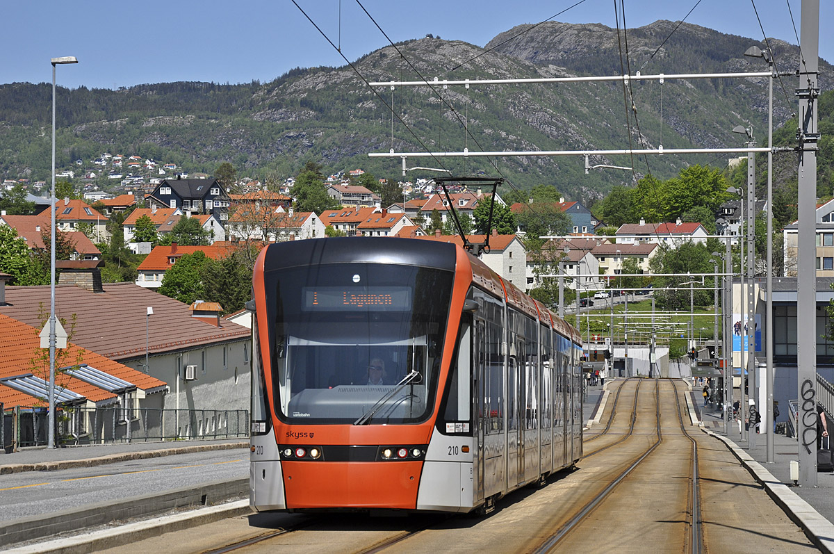Берген, Stadler Variobahn № 210