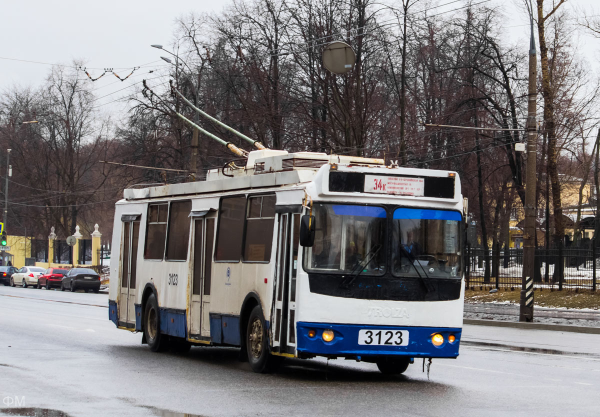 Москва, ЗиУ-682Г-016.02 (с широкой 1-й дверью) № 3123