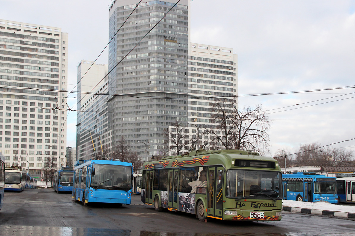 Москва, Тролза-5265.00 «Мегаполис» № 8178; Москва, БКМ 321 № 8586