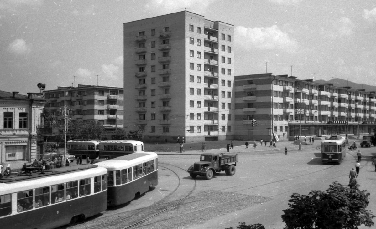 Владикавказ, КТМ-2 № 9; Владикавказ, КТП-2 № 109; Владикавказ — Исторические фотографии и открытки — 2