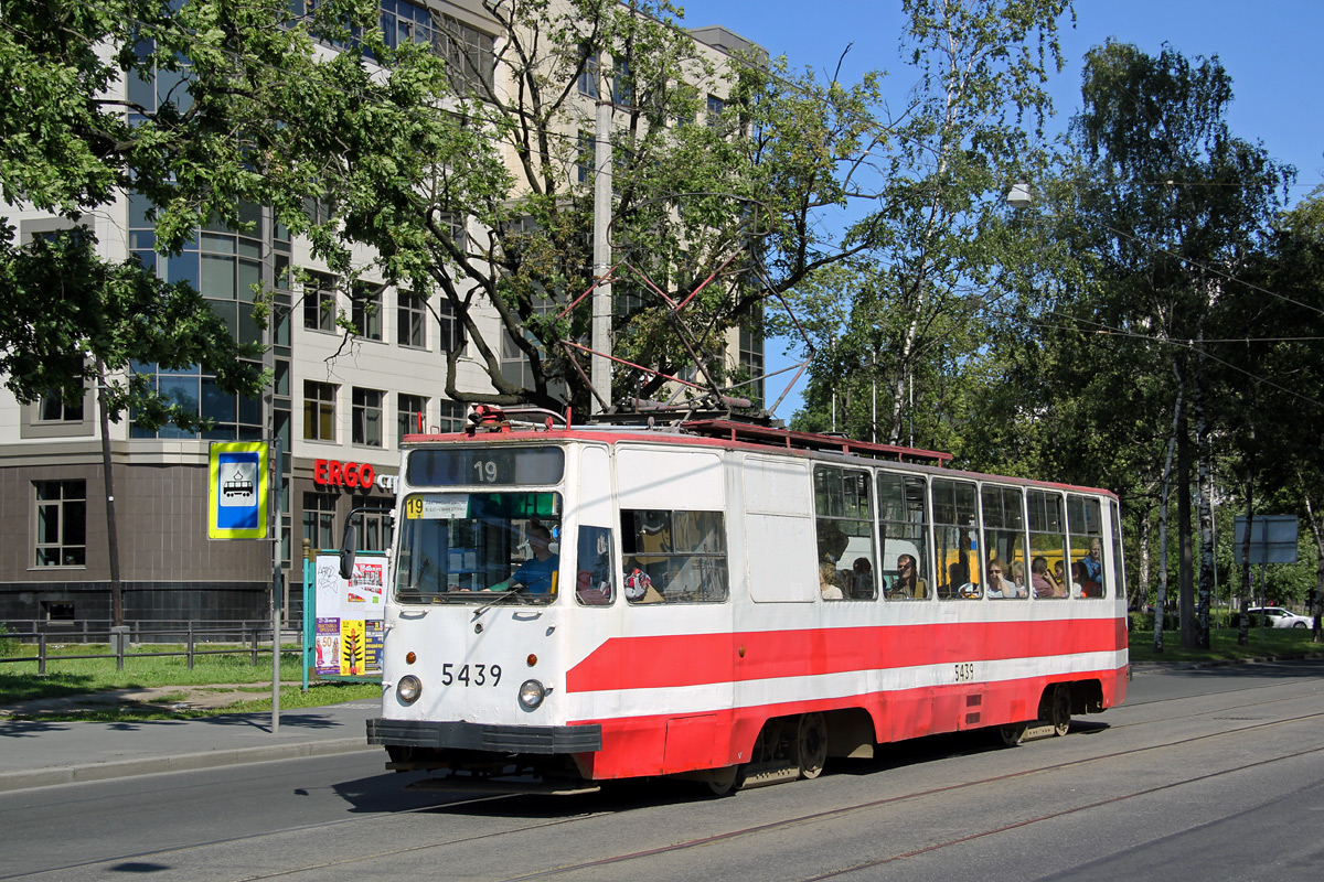 Санкт-Петербург, ЛМ-68М № 5439