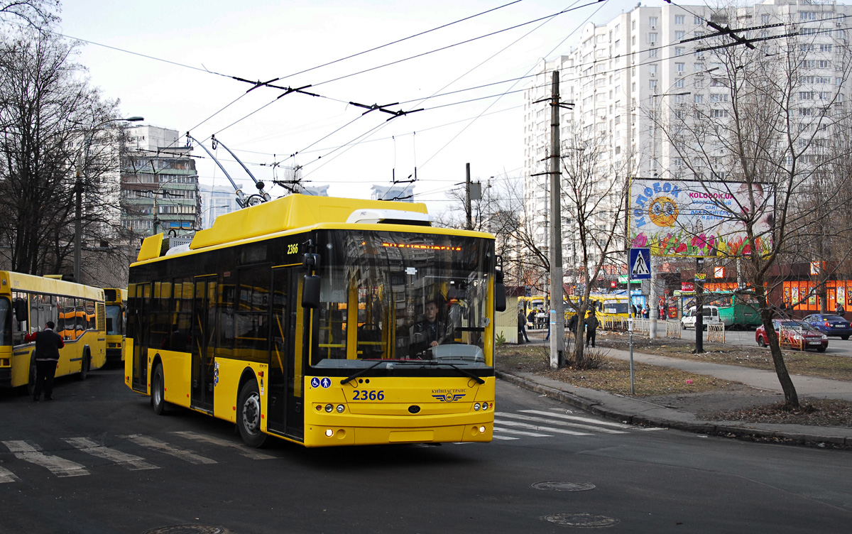 Киев, Богдан Т70117 № 2366