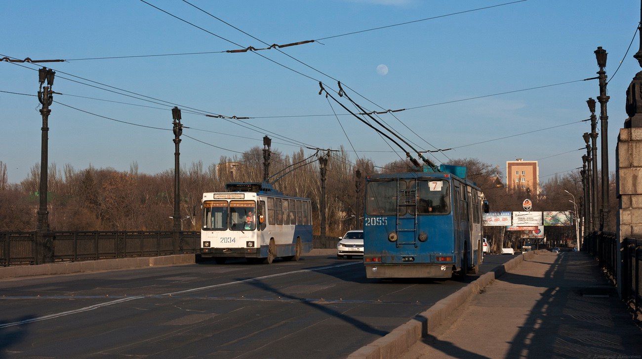 Донецк, ЮМЗ Т2 № 2034; Донецк, ЮМЗ Т2 мод. 7 № 2055