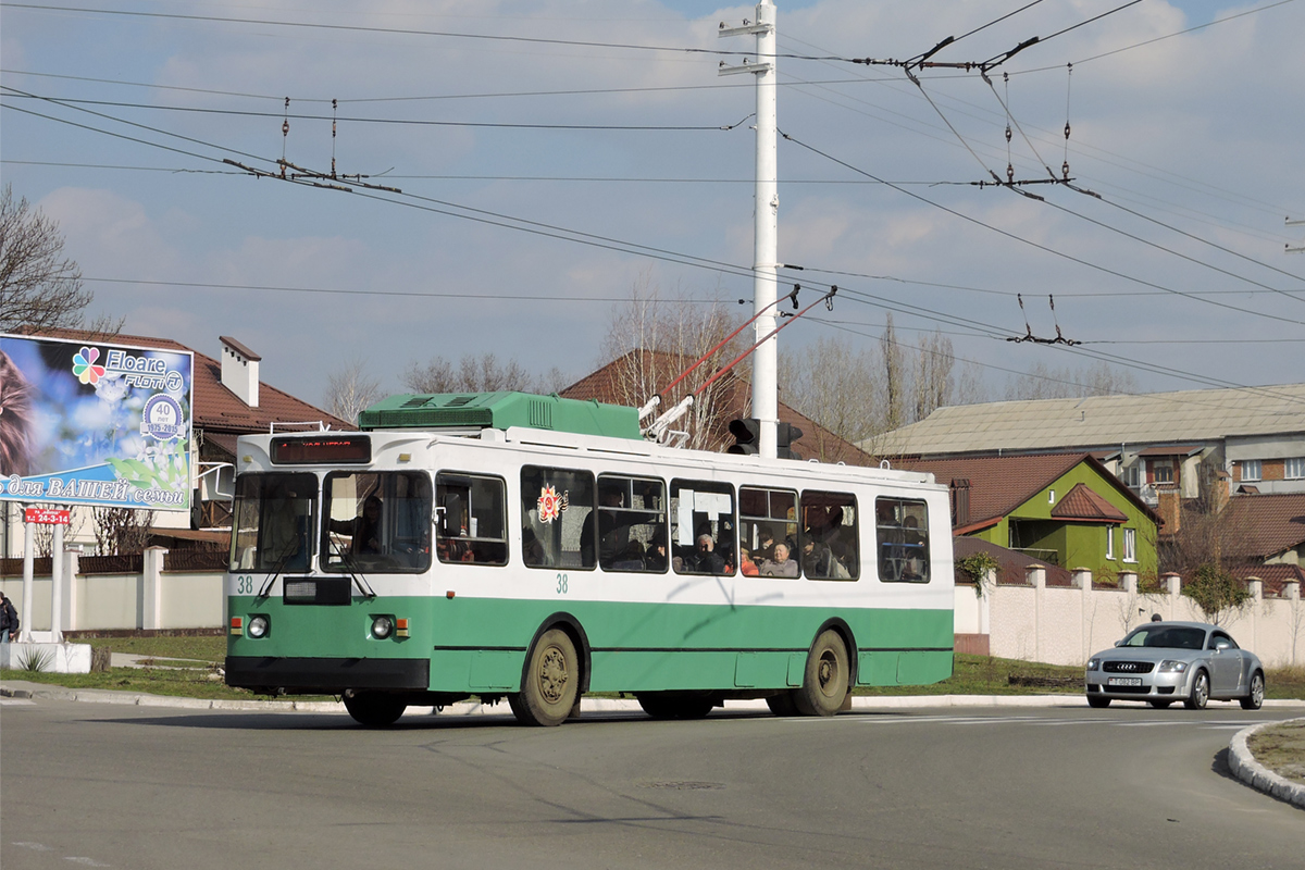 Bender, ZiU-682GM1 № 38