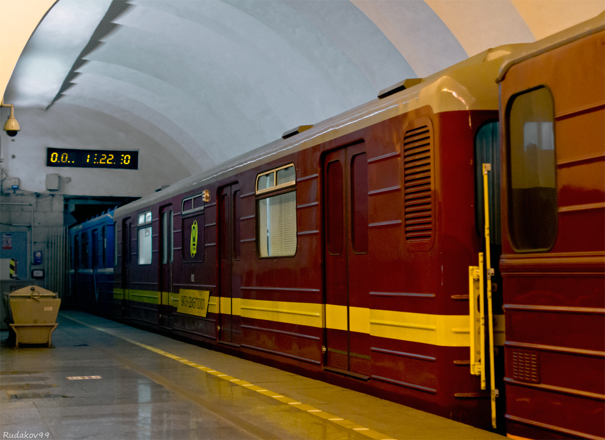 Санкт-Петербург, 81-714.6Д № 002