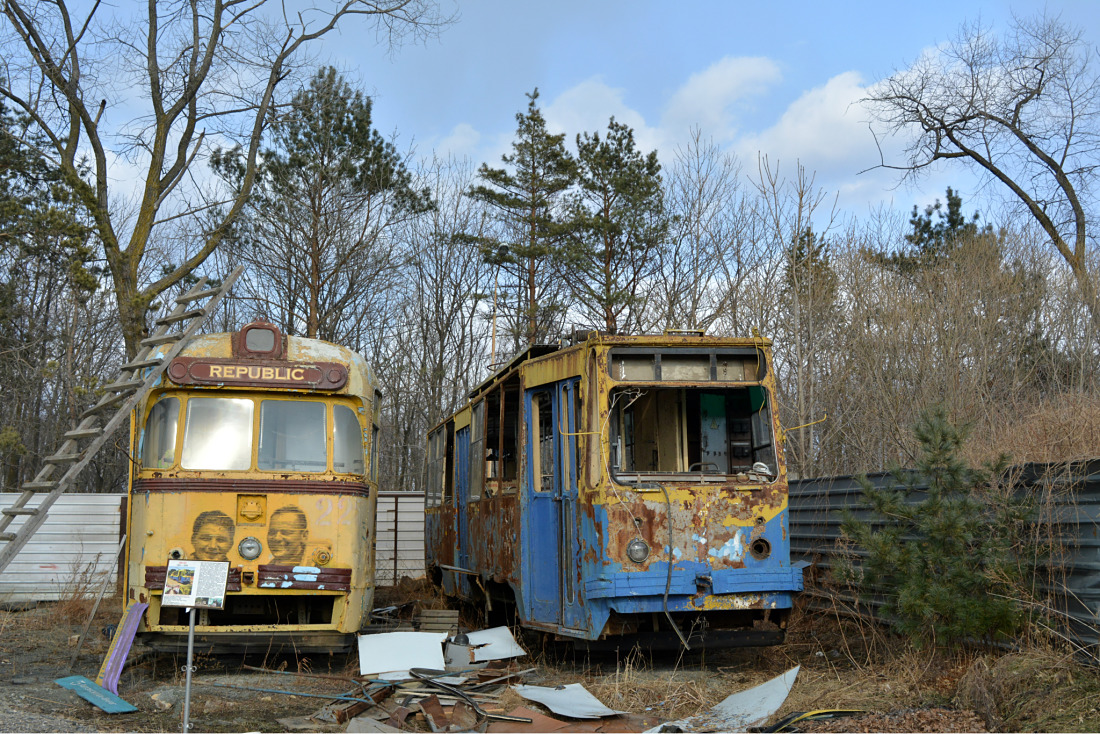 Владивосток, РВЗ-6М2 № 225; Владивосток, 71-132 (ЛМ-93) № 319; Владивосток — Военно-патриотический клуб "Техника XX века в Приморском крае". Музей А. М. Козицкого.