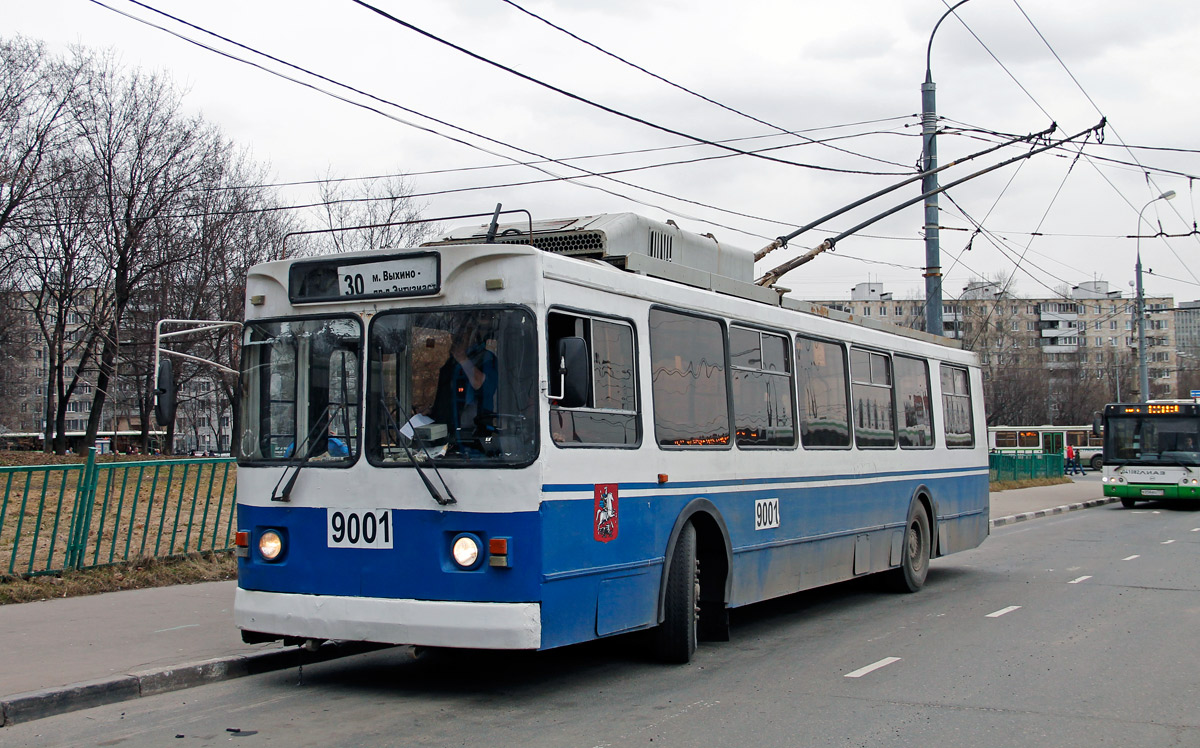 Москва, ЗиУ-682ГМ1 (с широкой передней дверью) № 9001