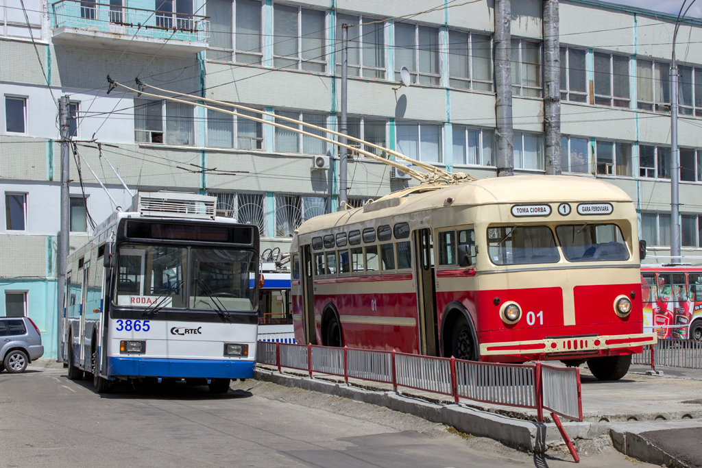 Кишинёв, ВМЗ-5298.00 (ВМЗ-375) № 3865; Кишинёв, МТБ-82Д № 01