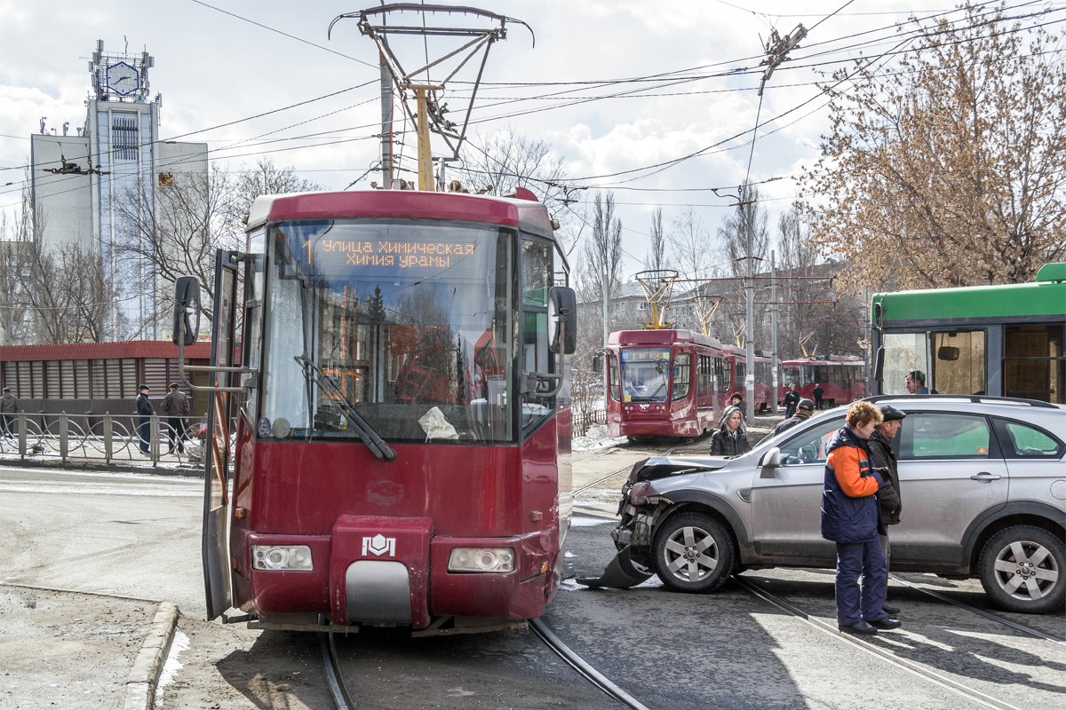 Казань, БКМ 62103 № 1320; Казань — ДТП и прочие происшествия с электротранспортом