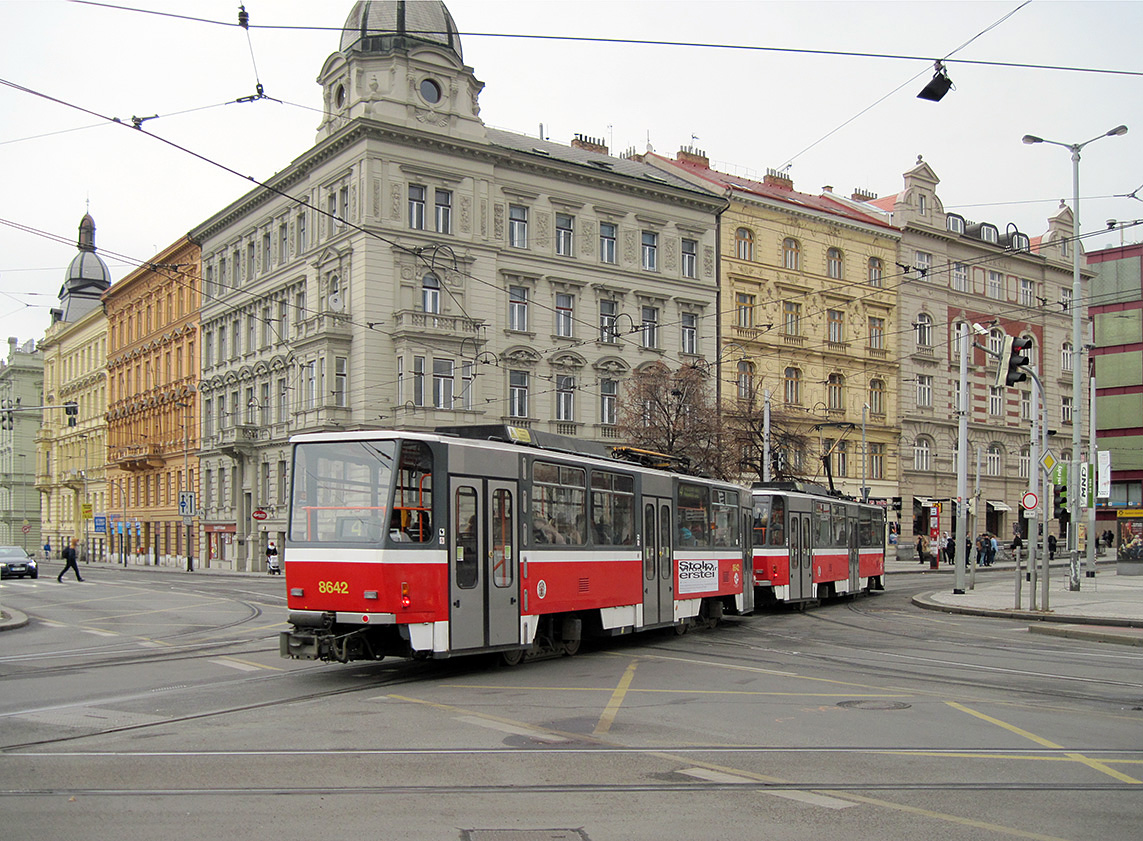 Praha, Tatra T6A5 # 8642