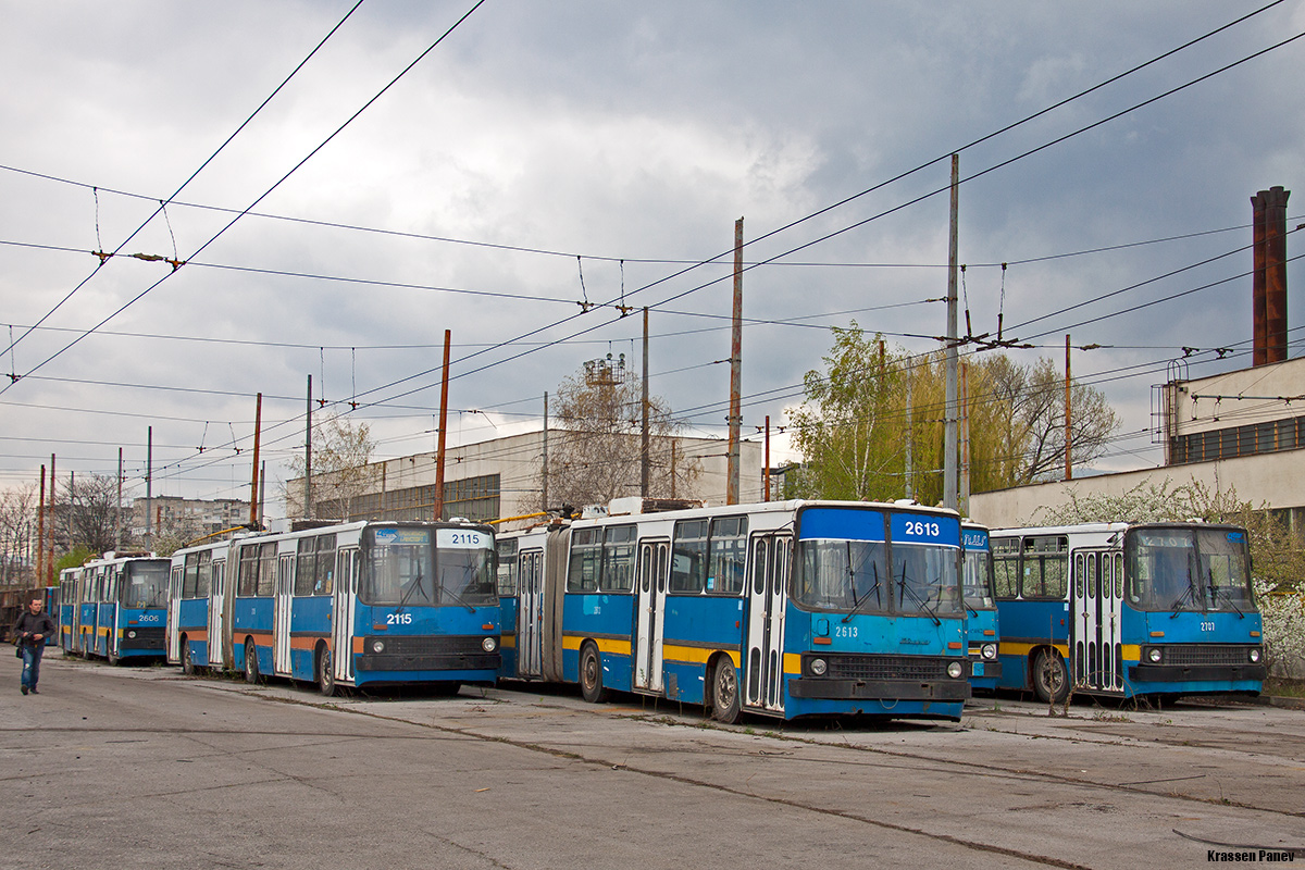 Sofia, Ikarus 280.92 № 2115; Sofia, Ikarus 280.92 № 2613; Sofia, Ikarus 280.92 № 2707; Sofia — Scrapping — Ikarus 280.92; Sofia — Trolleybus depot: [3] Levski