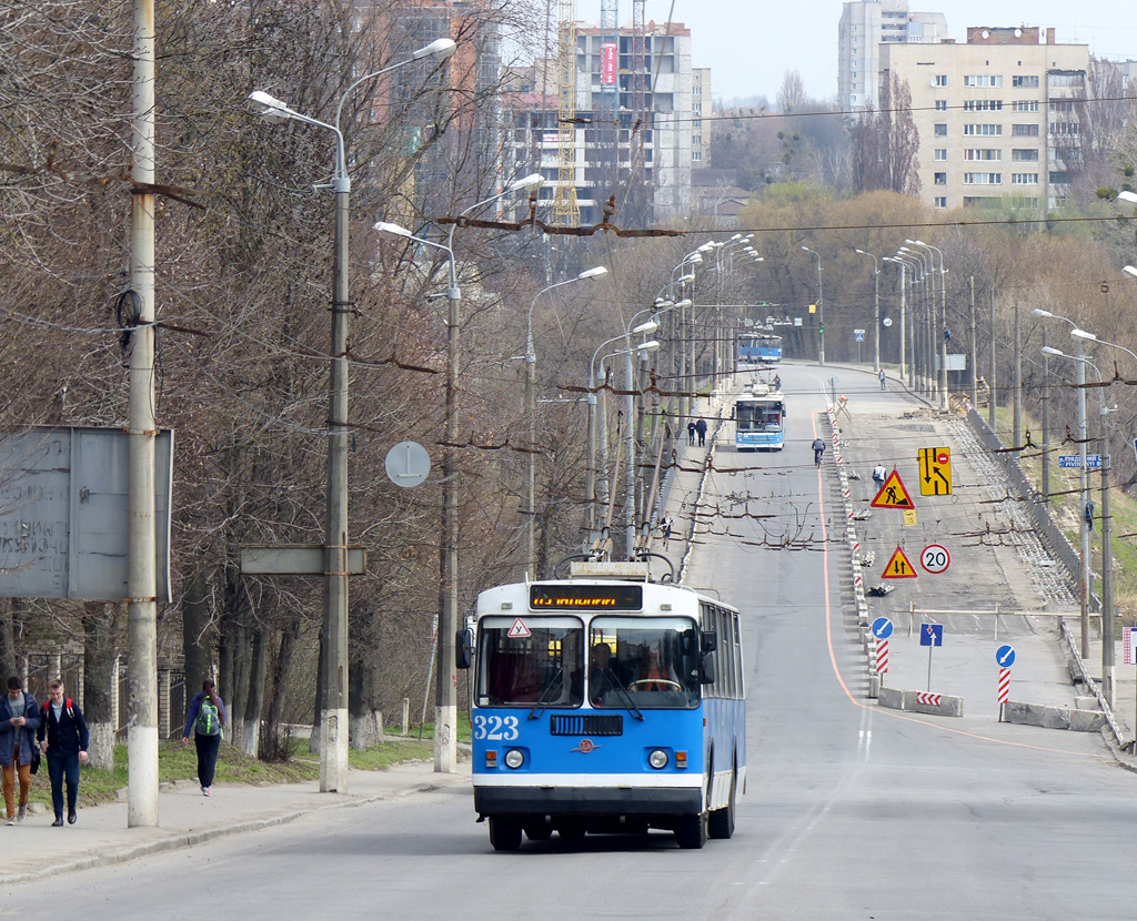 Винница, ЗиУ-682Г [Г00] № 323; Винница — Реконструкция Киевского моста