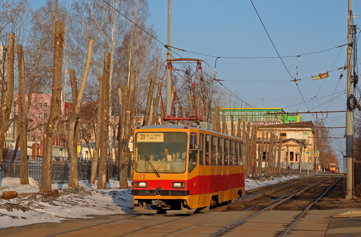 Екатеринбург, 71-402 № 812