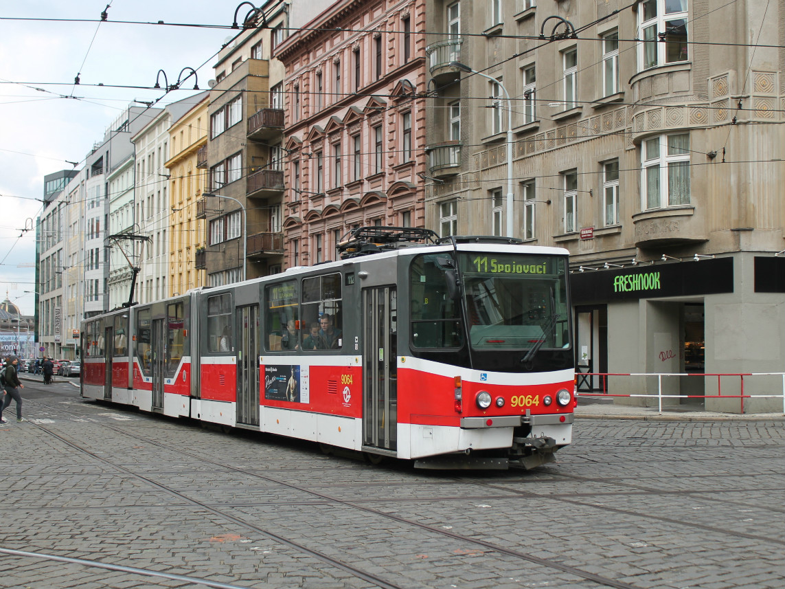 Praha, Tatra KT8D5R.N2P č. 9064