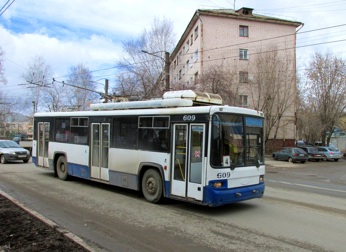 Киров, БТЗ-52768А № 609