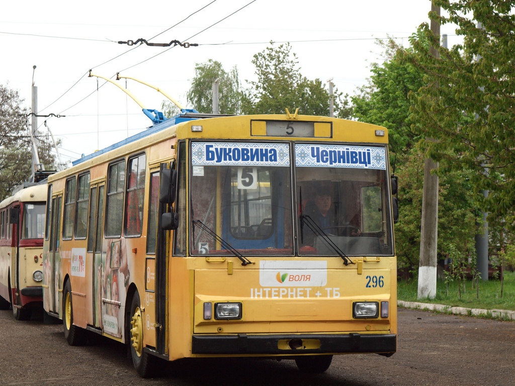 Черновцы, Škoda 14Tr89/6 № 296