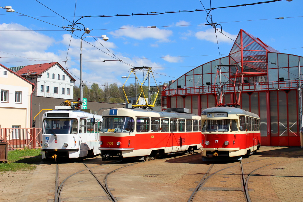 Либерец ― Яблонец-над-Нисой, Tatra T3M № 8106 (16); Либерец ― Яблонец-над-Нисой, Tatra T2R № 17