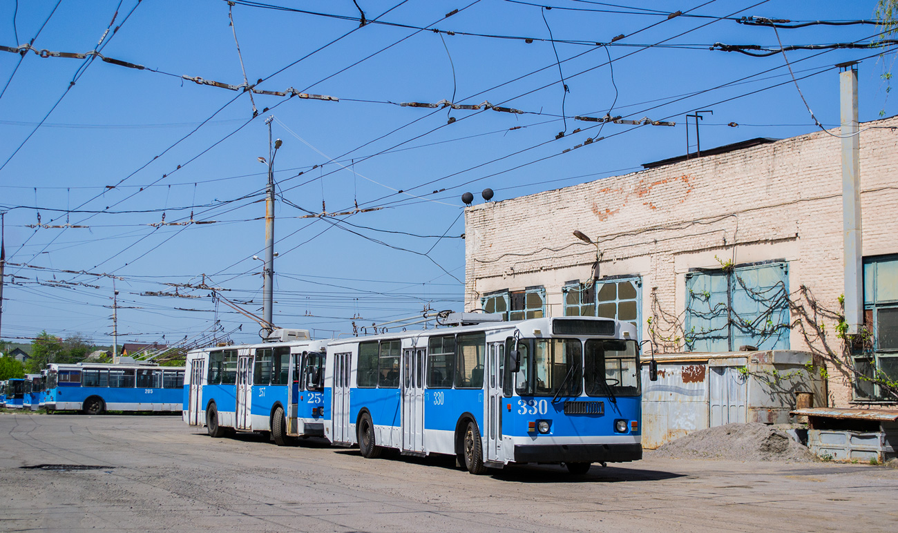 Винница, ЗиУ-682Г [Г00] № 330; Винница — Троллейбусное депо