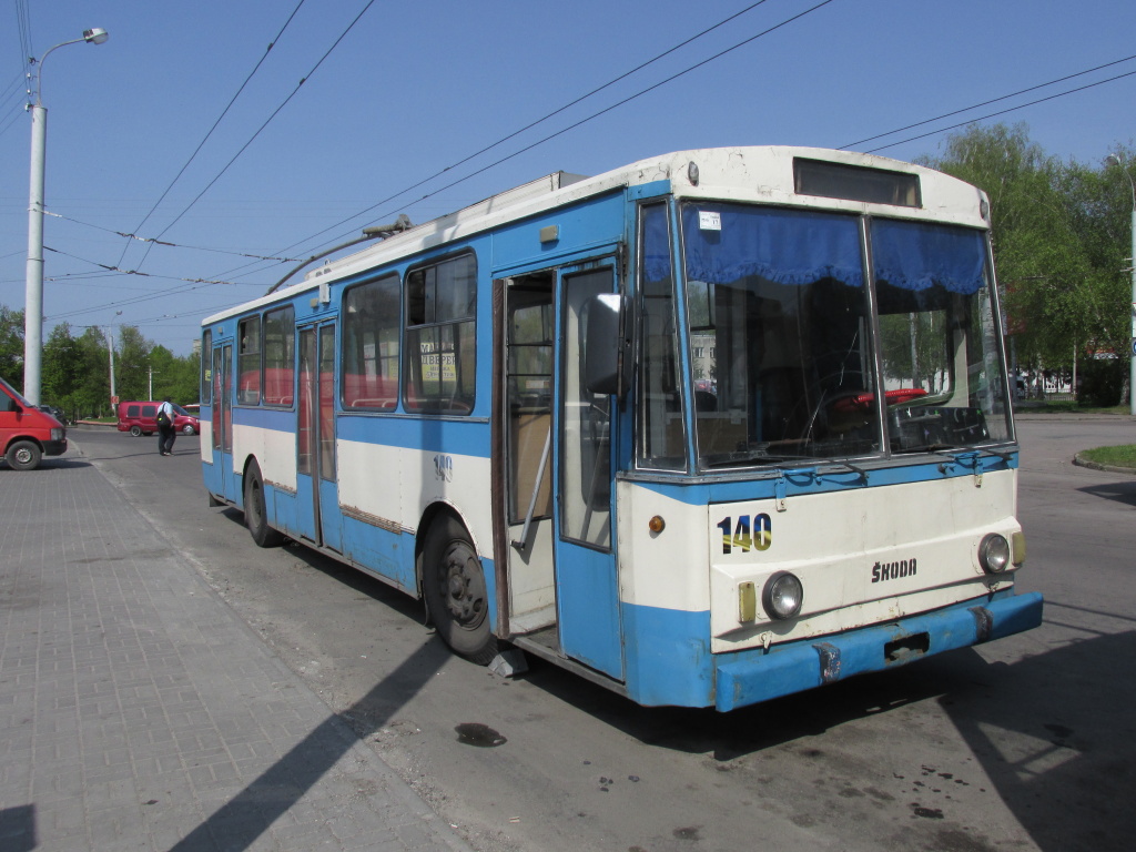 Ровно, Škoda 14Tr01 № 140